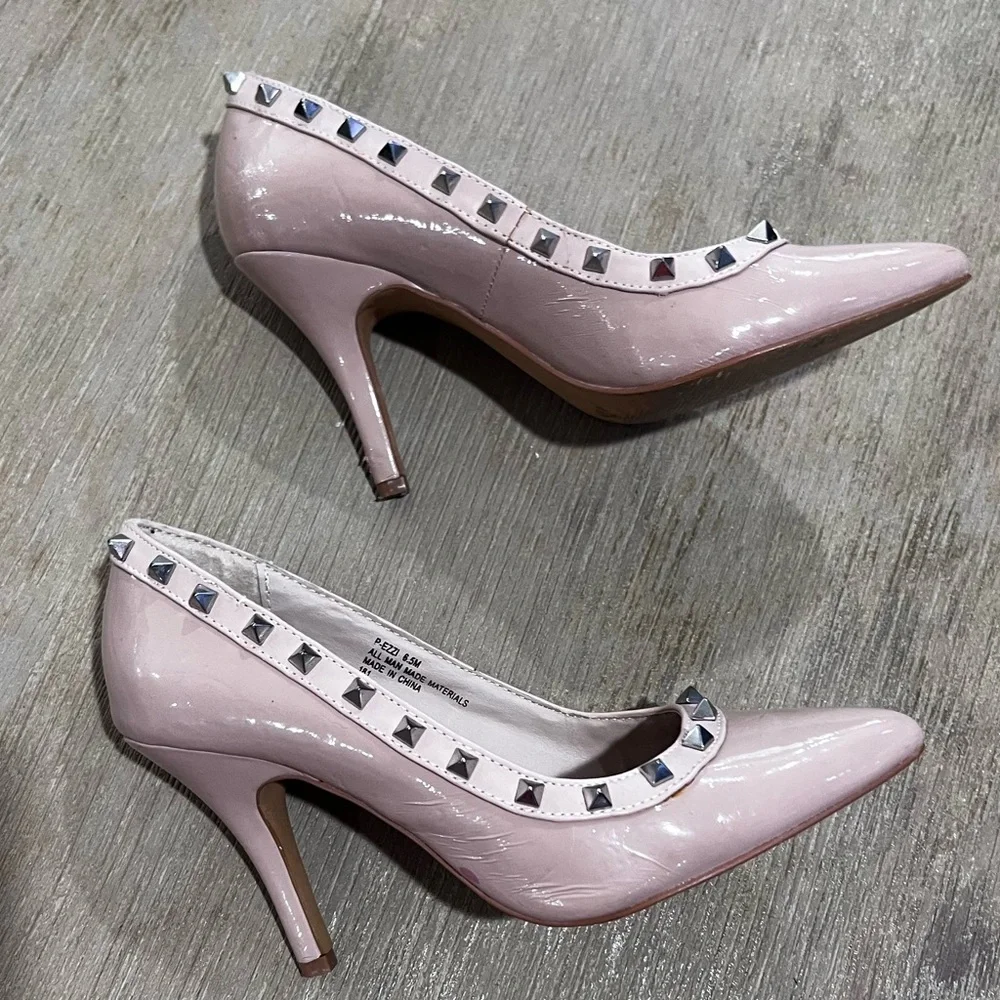 Steve Madden Pezzi Nude Patent Studded Pumps Heels 6.5